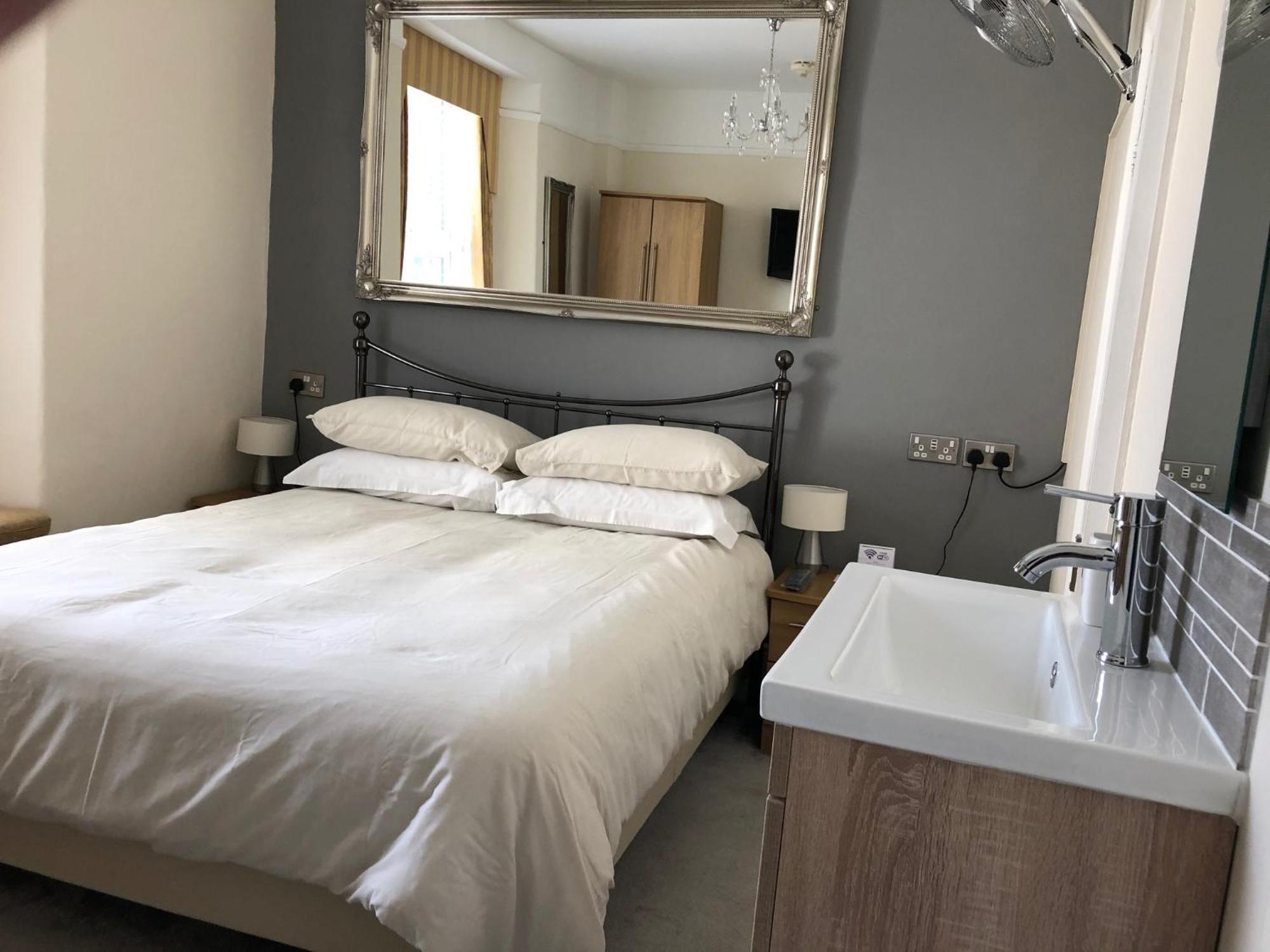 St Bernards Hotell New Quay Rum bild